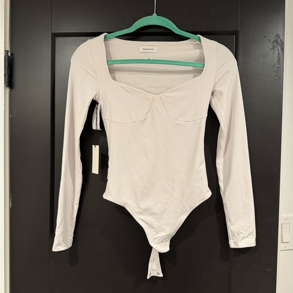 Aritzia bodysuit - never worn size XS